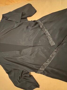 VS Victoria’s Secret Classic Black Silky Satin Short Robe - Women's Size M/L